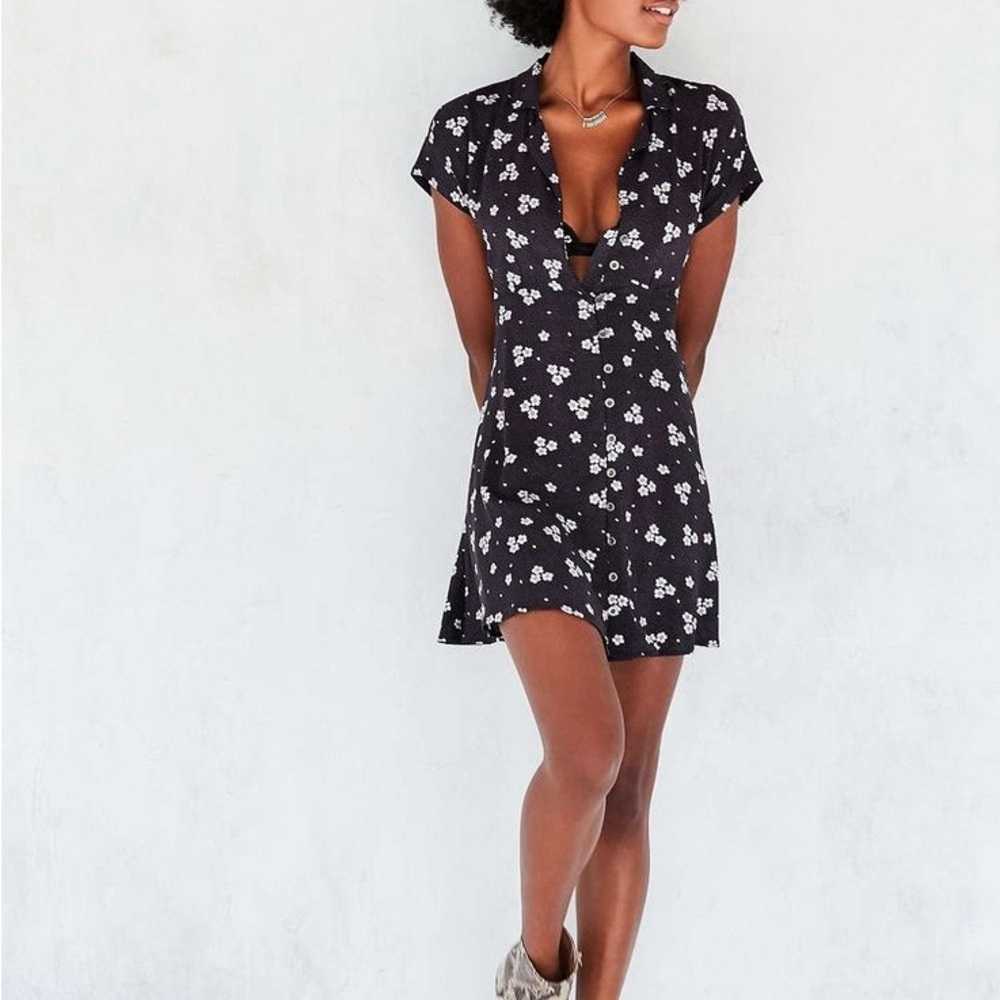Kimchi Blue Lucy Floral Printed Shirt Dress Size XS - Picture 2 of 15